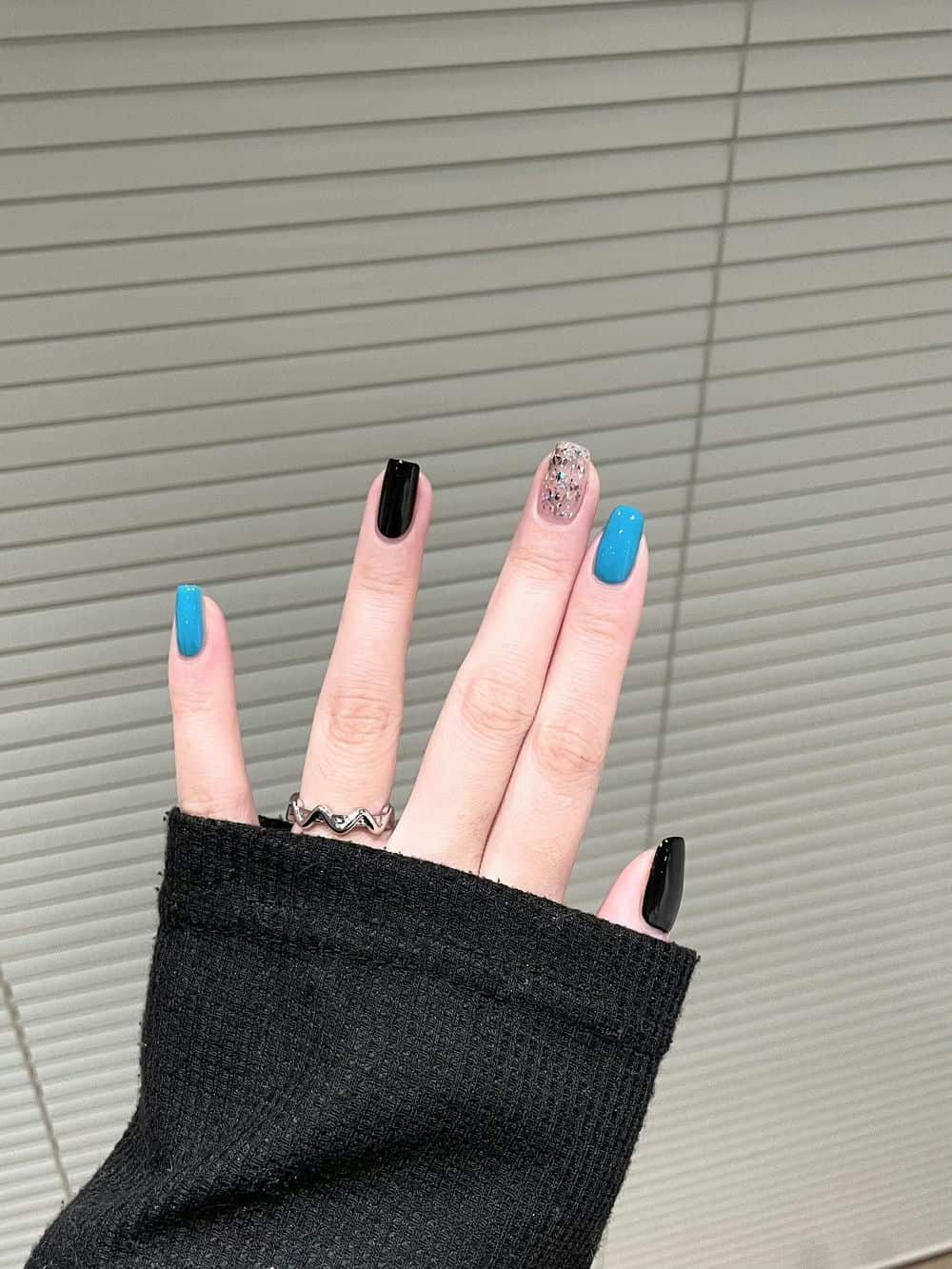 Nail 2 màu tinh tế