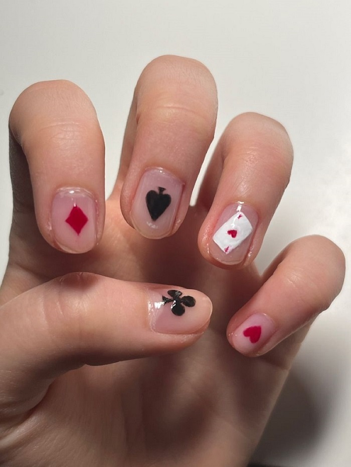 Nail bộ bài 4