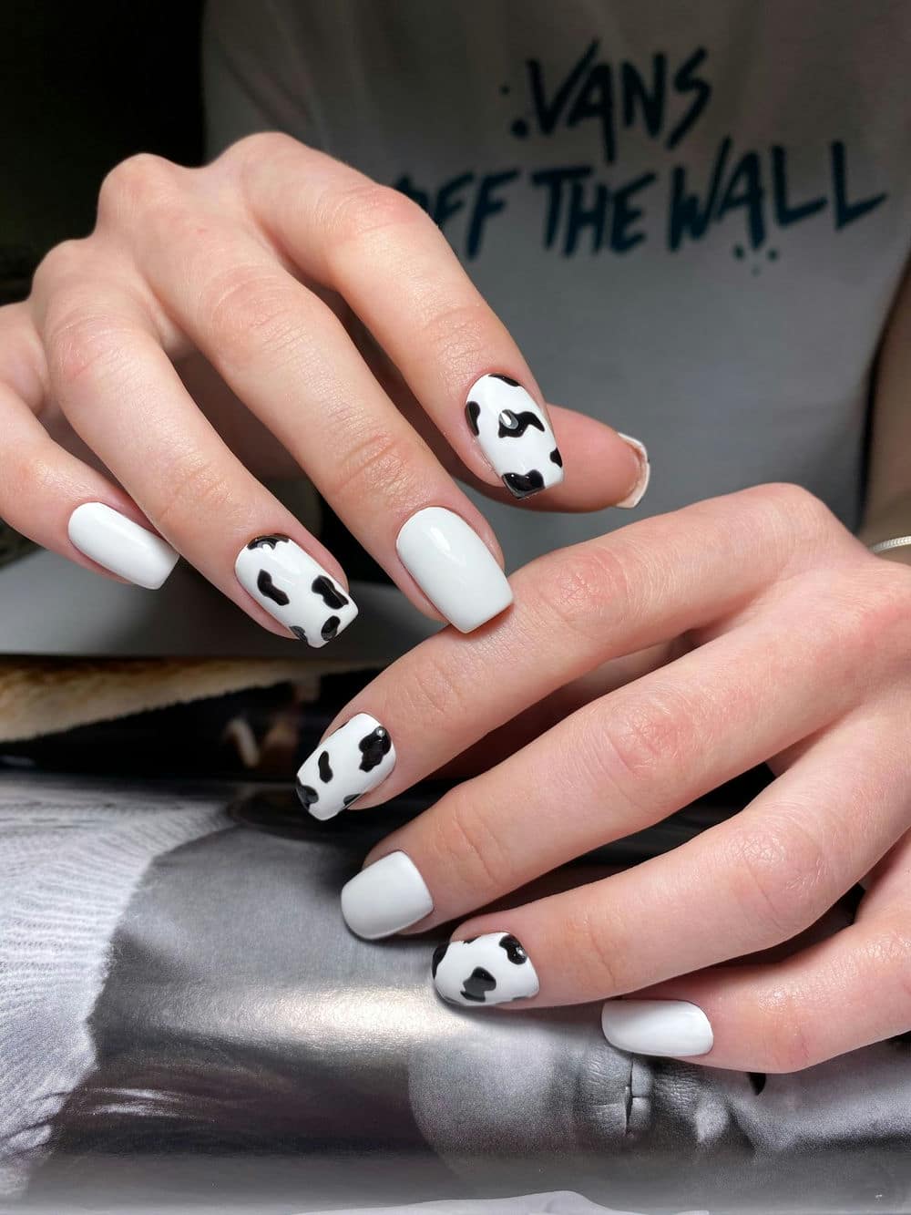 Nail bò sữa dáng hạnh