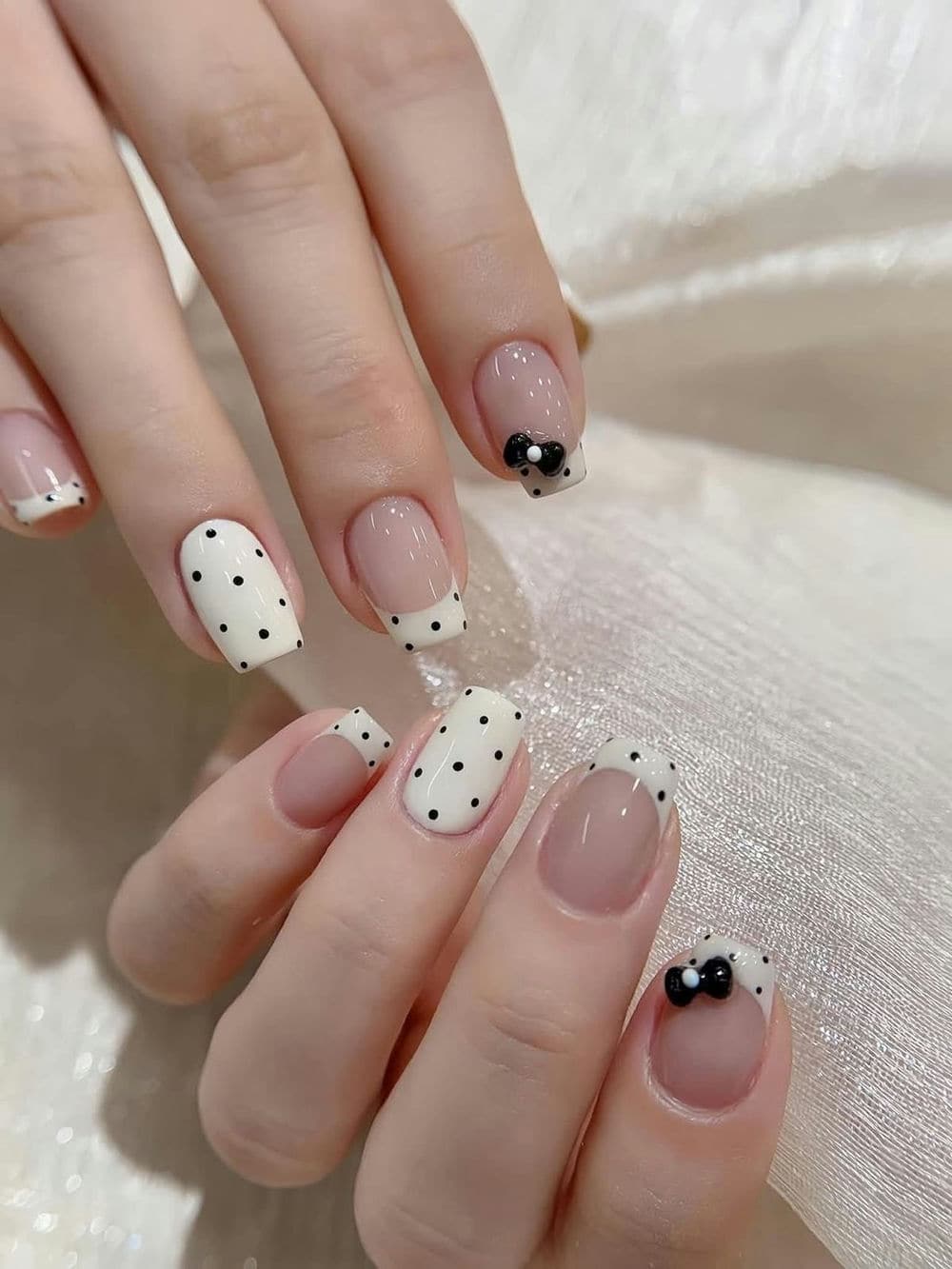 Nail bò sữa đen trắng
