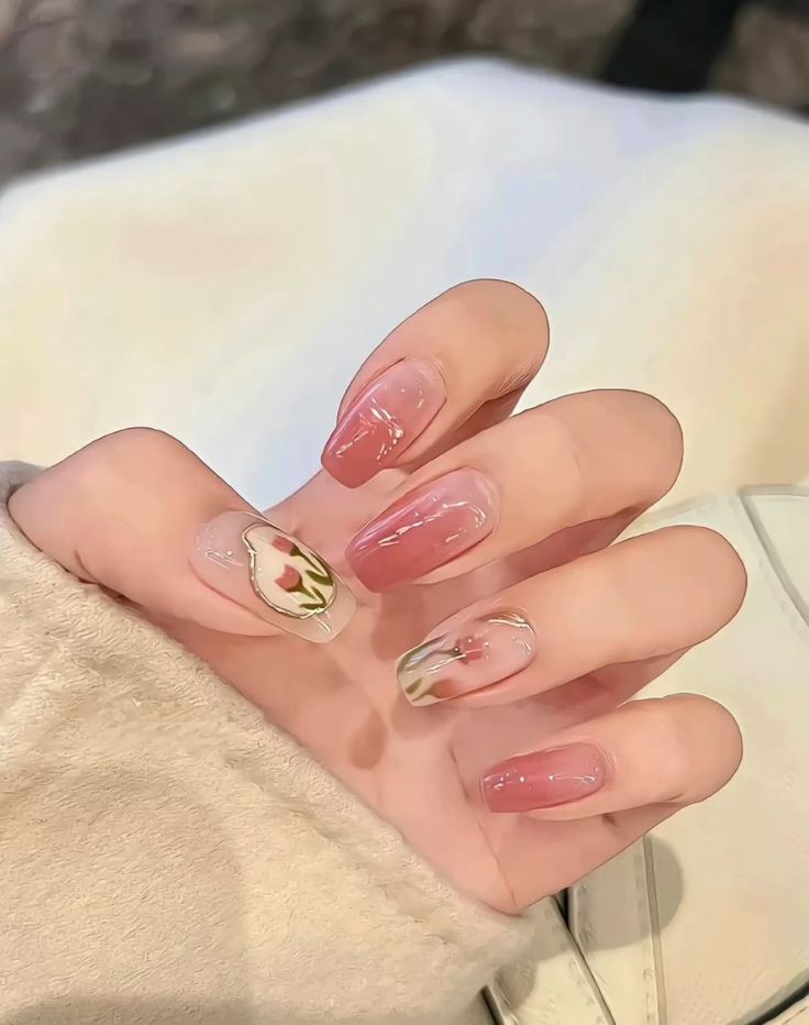 Nail cổ trang đính đá xinh