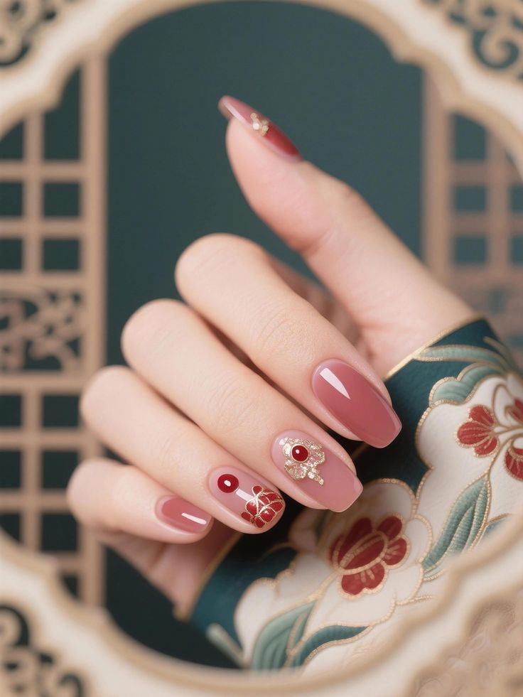 Nail cổ trang họa tiết đẹp