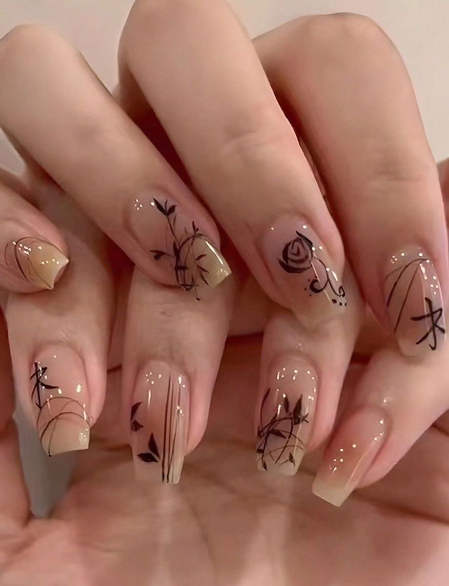 Nail cổ trang sắc màu hài hòa