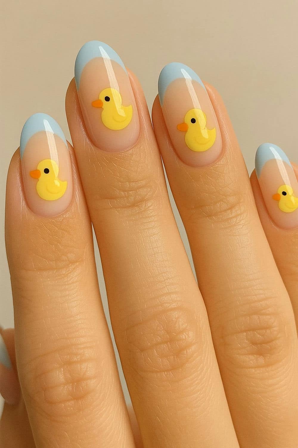 Nail con vịt cute xinh.