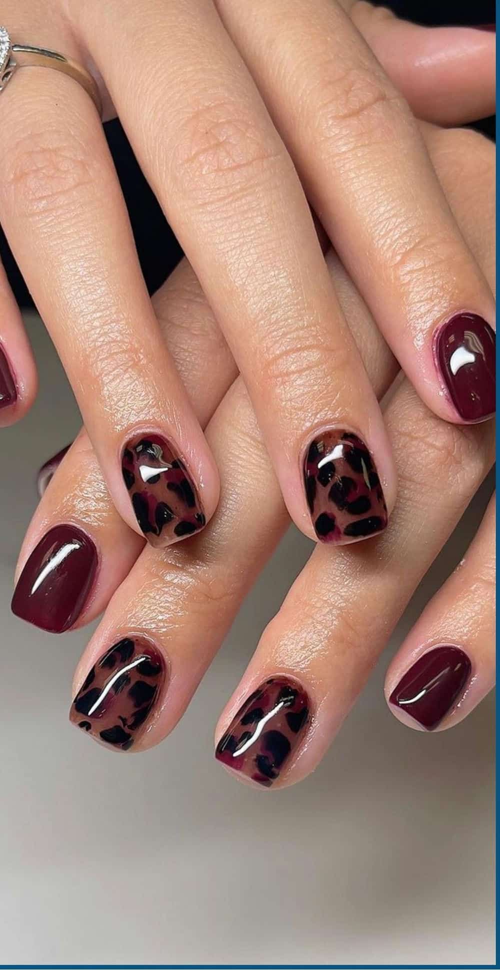 Nail da báo đẹp mắt.