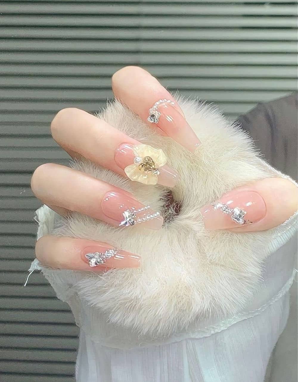 Nail đính nơ đẹp lạ