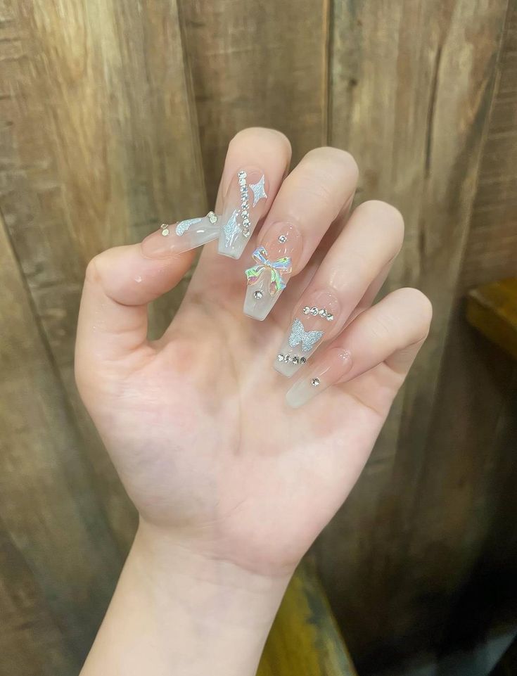 Nail đính nơ đẹp nhẹ