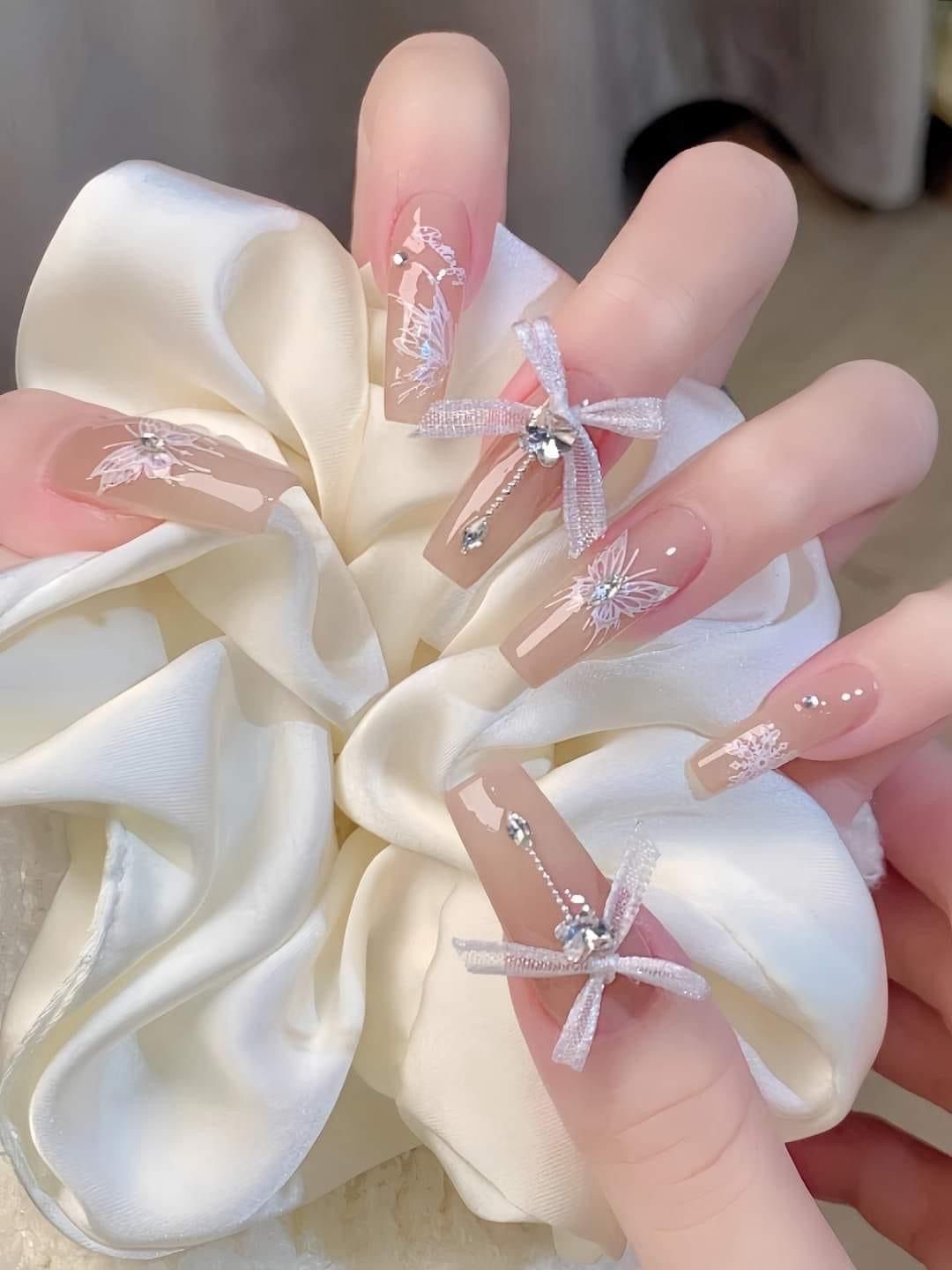 Nail đính nơ đẹp tinh