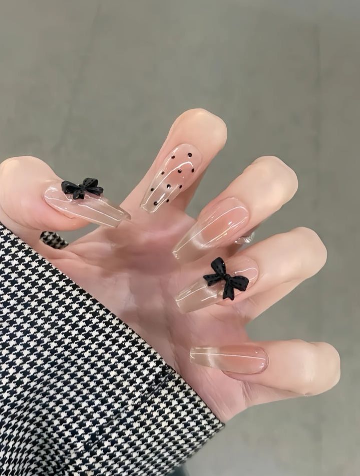 Nail đính nơ đẹp trẻ