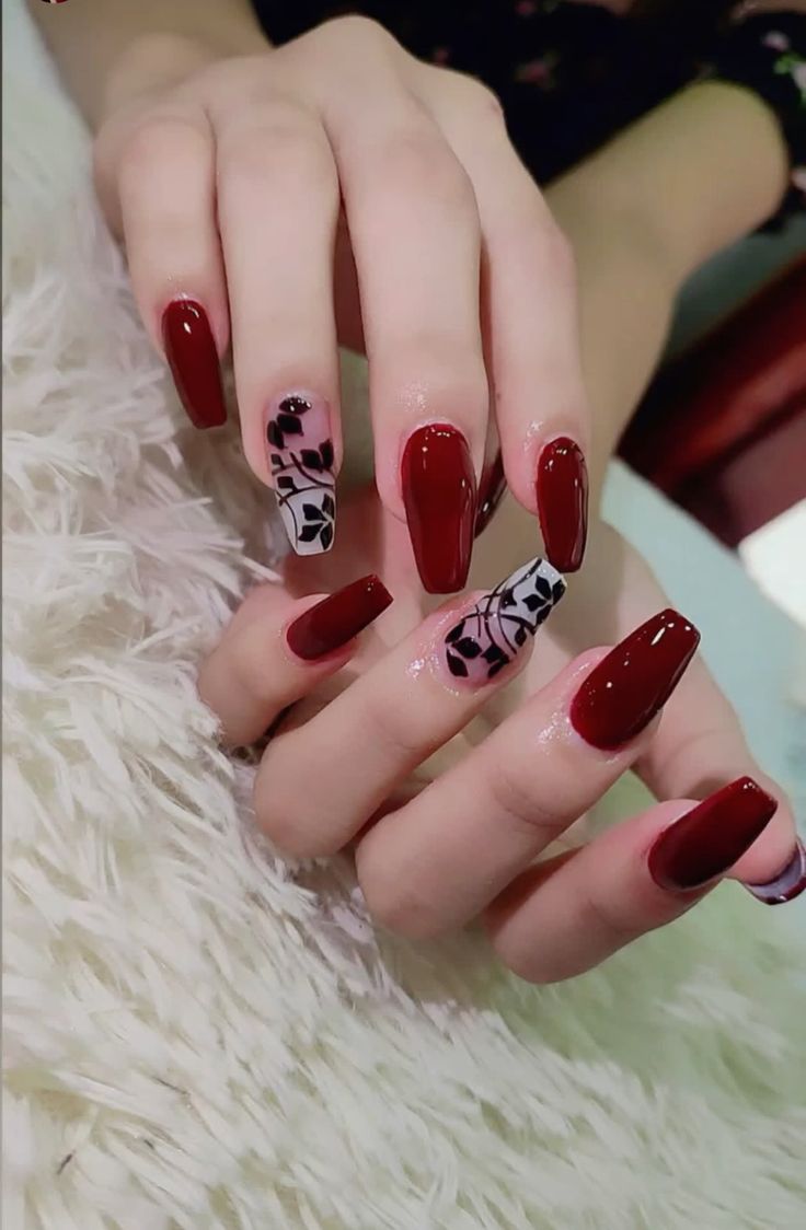 Nail đỏ đẹp hiện đại