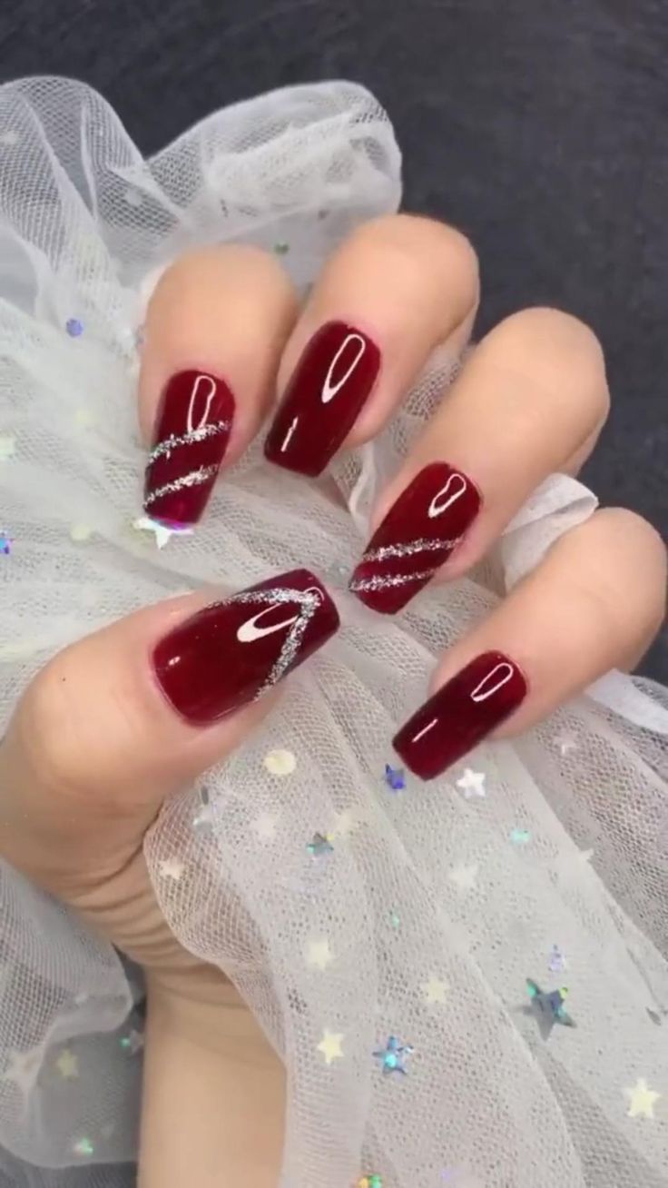 Nail đỏ đẹp phong cách