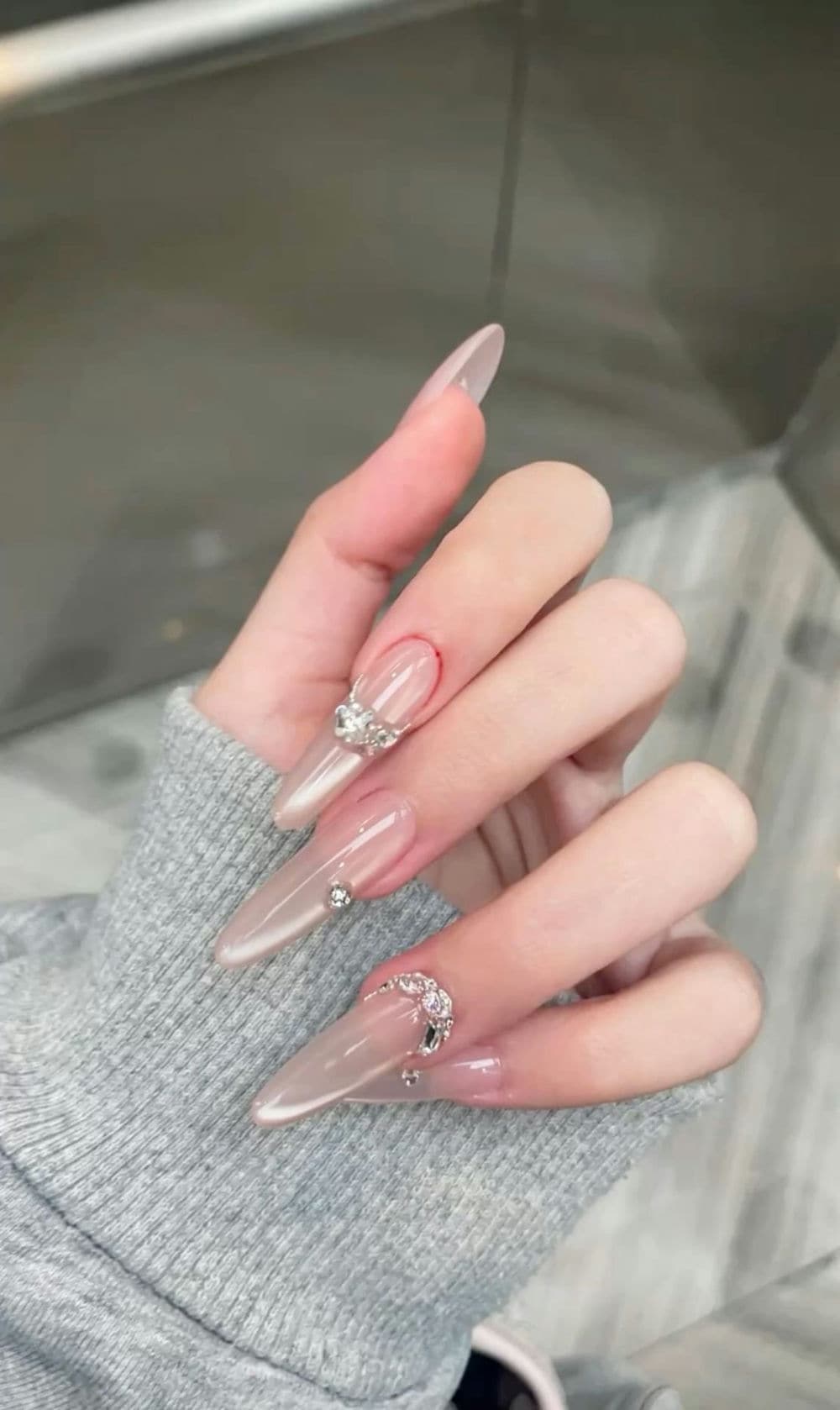 Nail hàn quốc sang trọng.