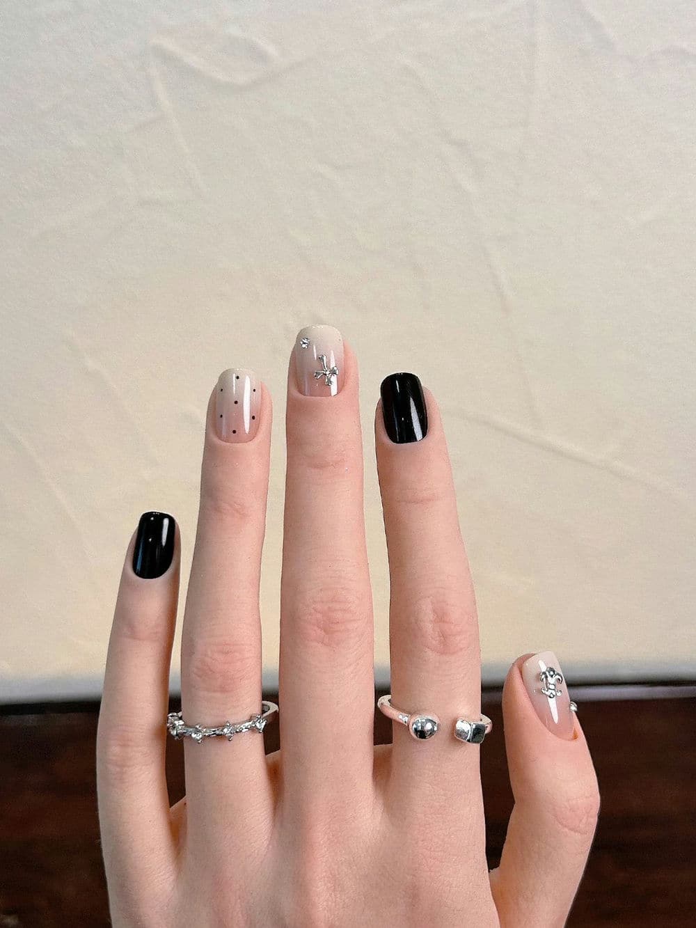 Nail kim tuyến cực đẹp.