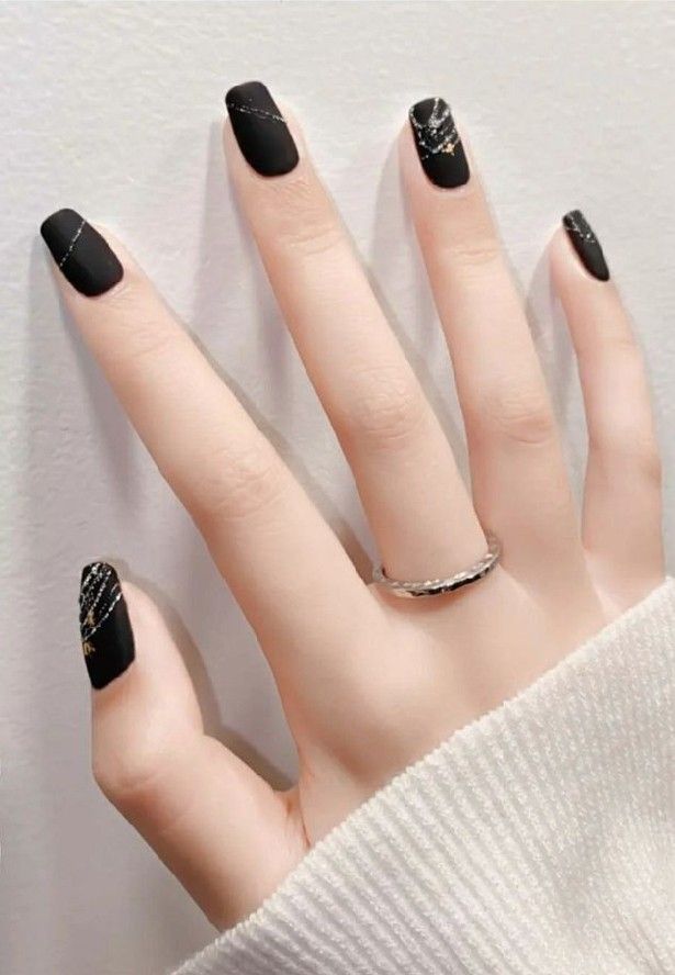Nail màu đen đẹp mắt