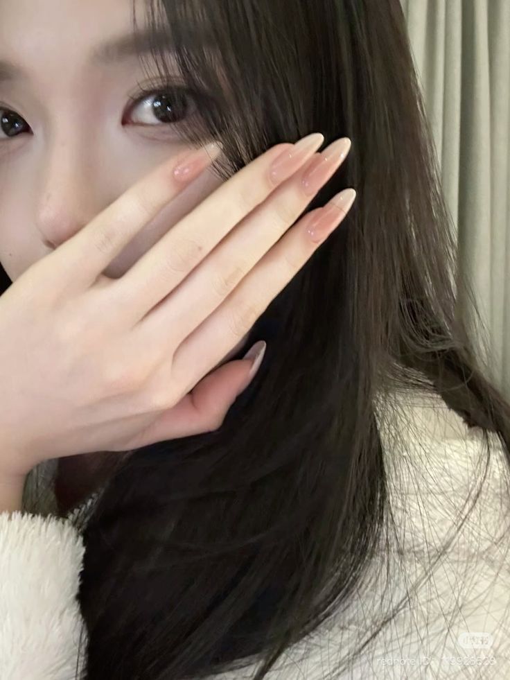 Nail màu hồng sang trọng