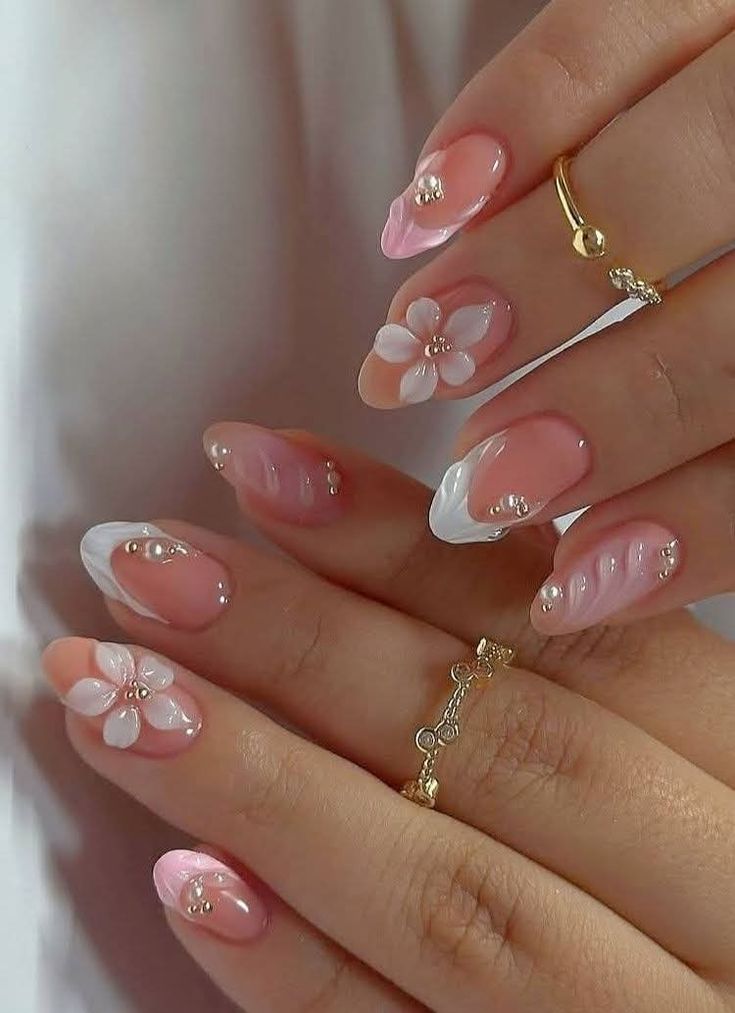 Nail màu hồng xinh xắn