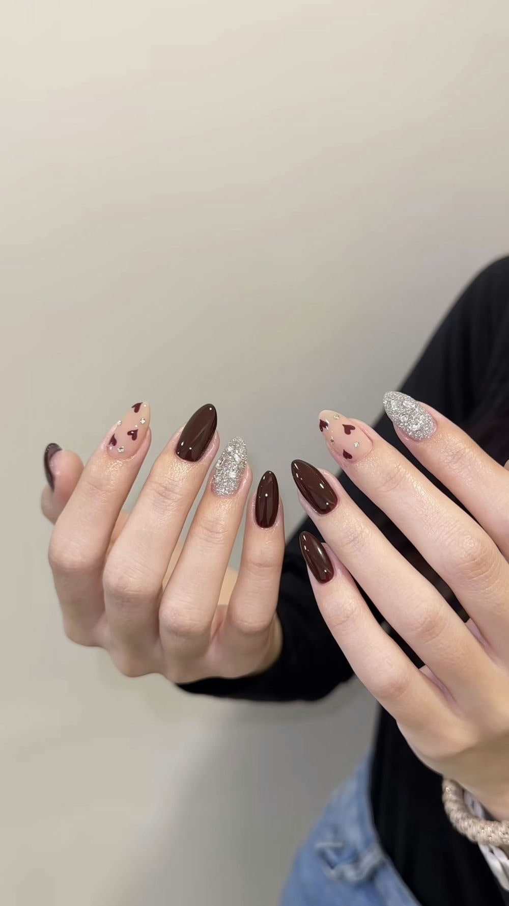 Nail móng nhọn tròn lạ