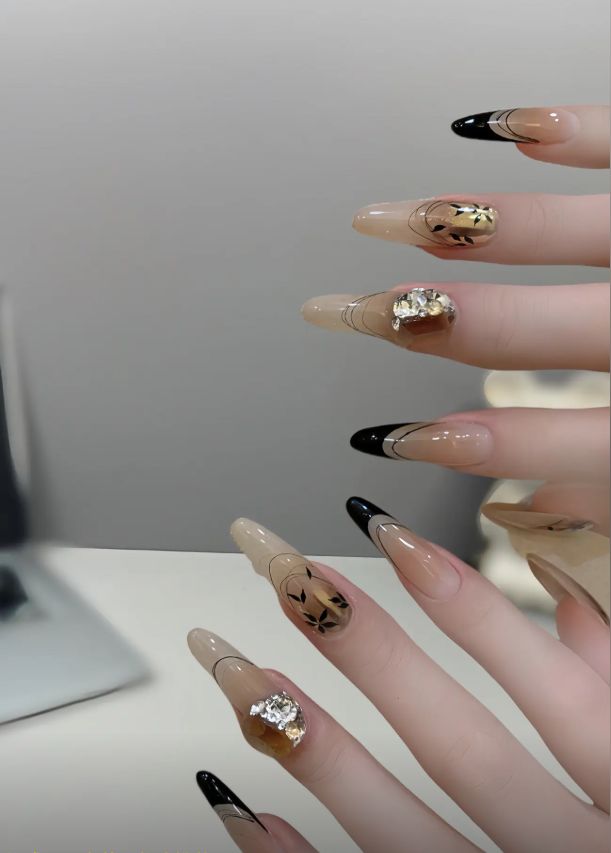 Nail móng nhọn tròn nhẹ