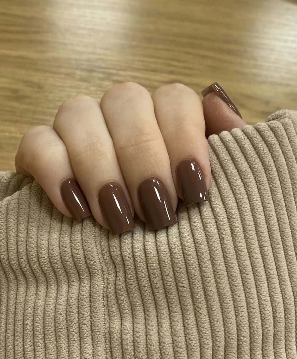 Nail một màu cuốn hút.