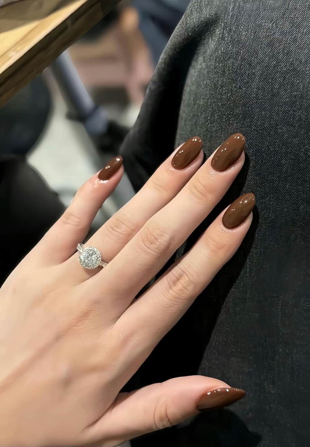 Nail một màu hiện đại.