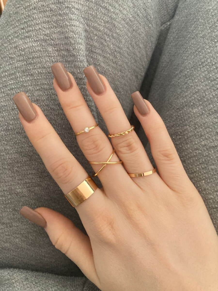 Nail một màu hợp trend.