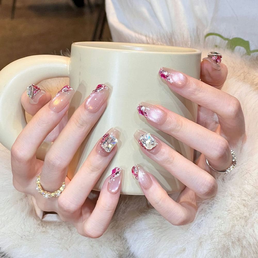 Nail mùa hè tươi sáng.