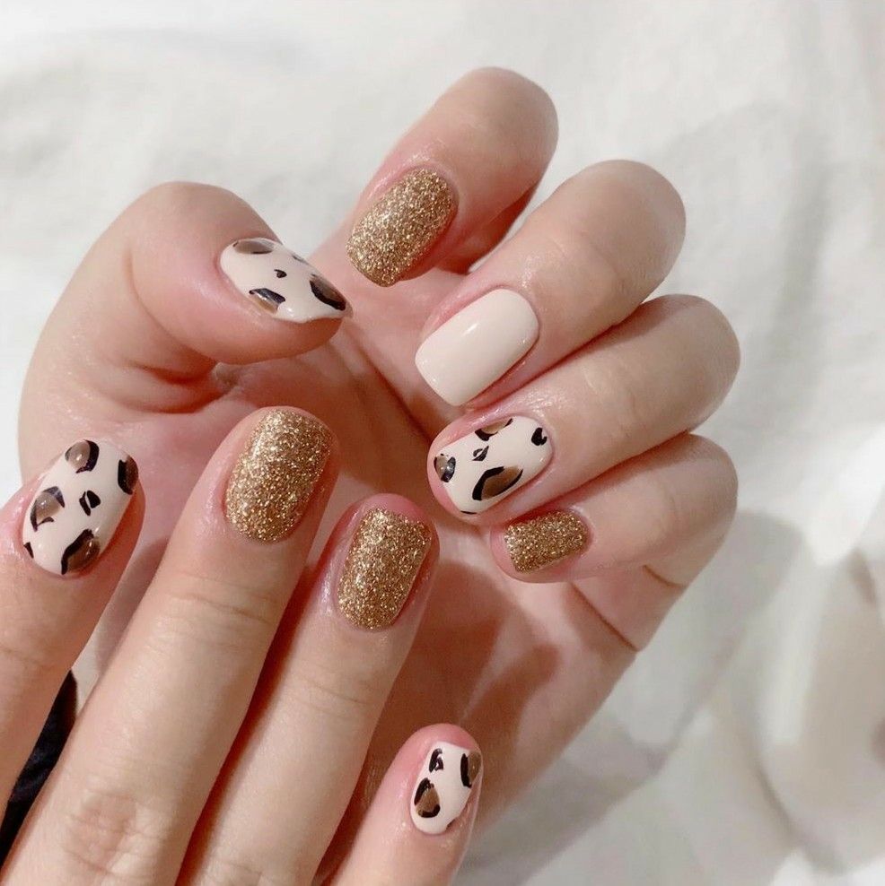 Nail nhám đính đá nhỏ