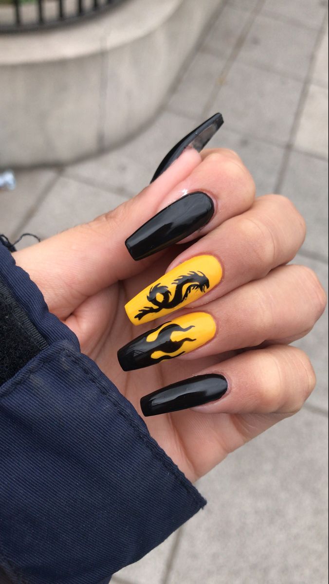 Nail rồng sắc màu nổi