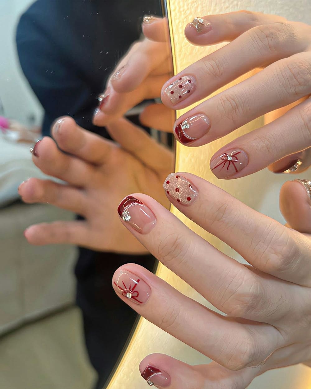 Nail sơn đầu đơn giản.