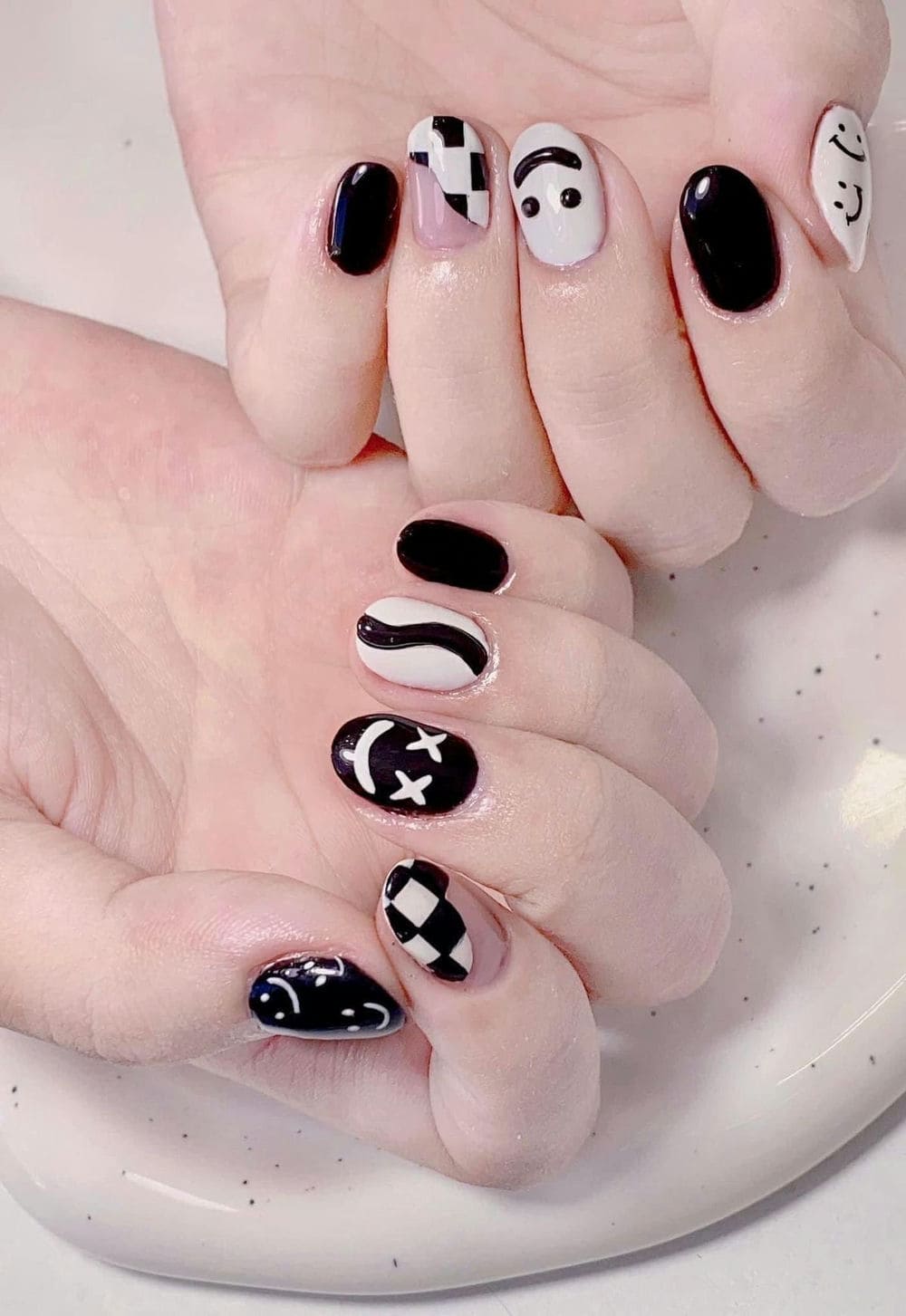 Nail trong trẻo cho hocsinh.