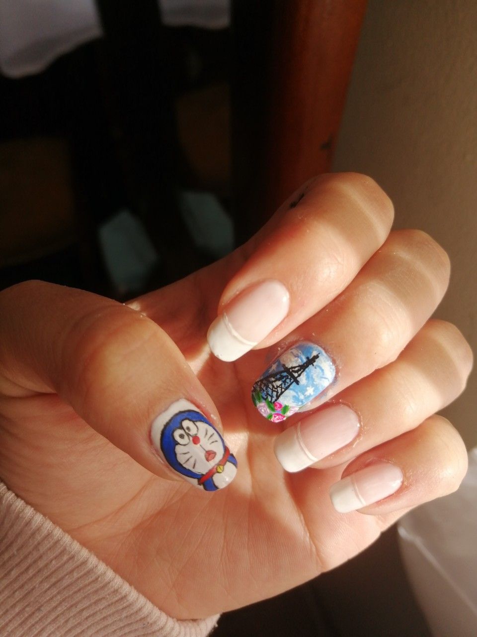 Nail vẽ doraemon đáng yêu.