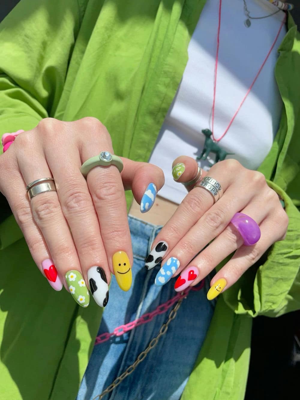 Nail vẽ doraemon dễ thương.