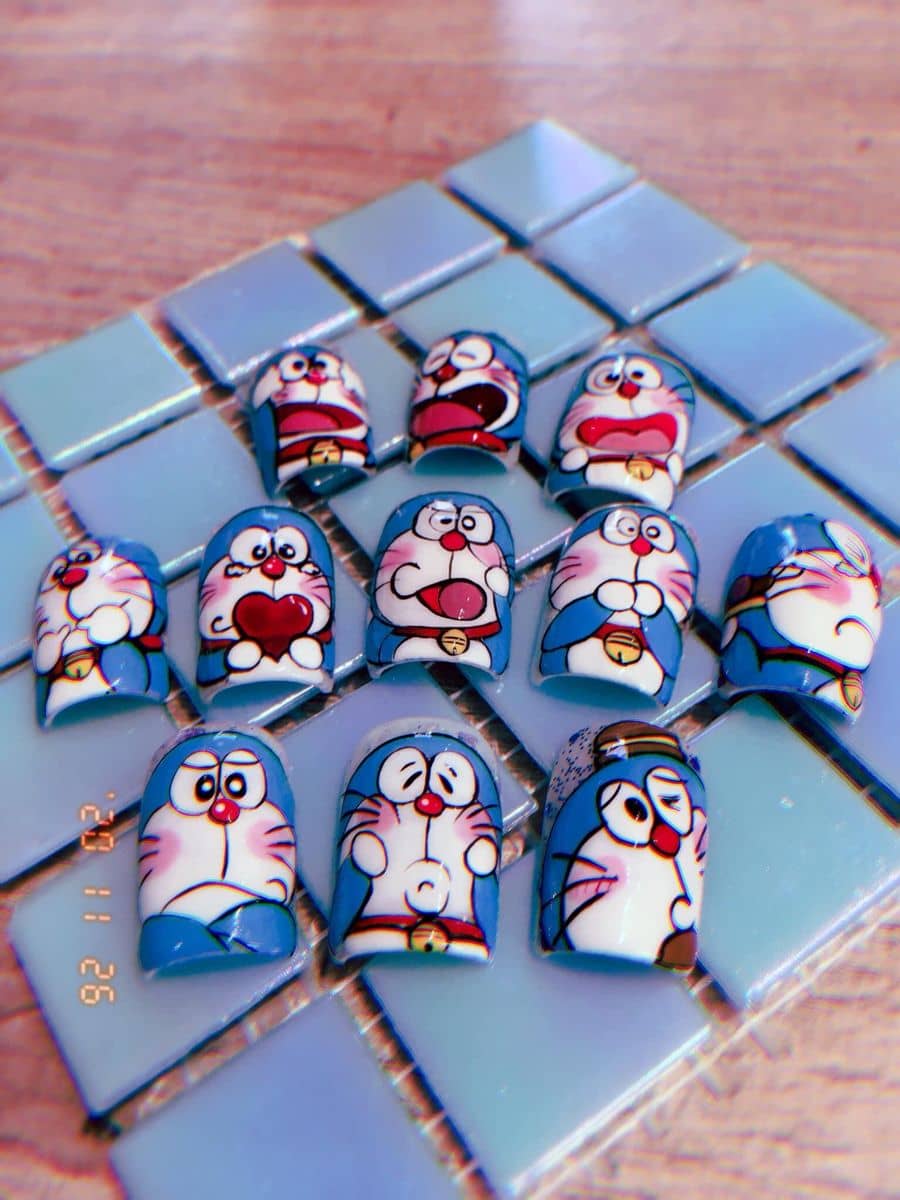 Nail vẽ doraemon siêu cute.