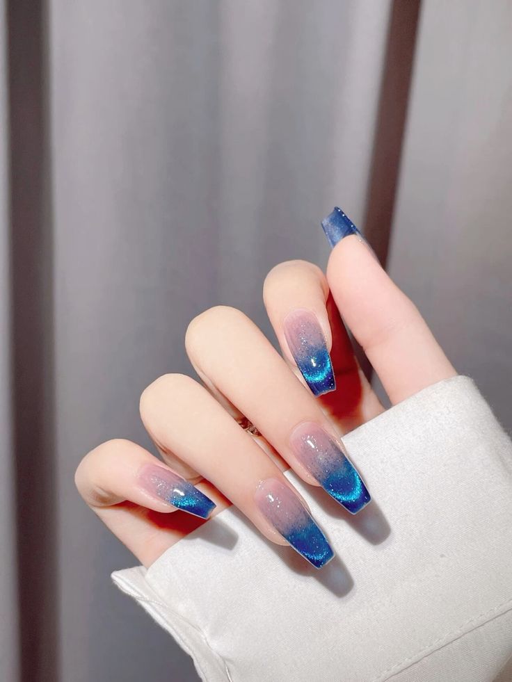 Nail xanh coban ánh kim.