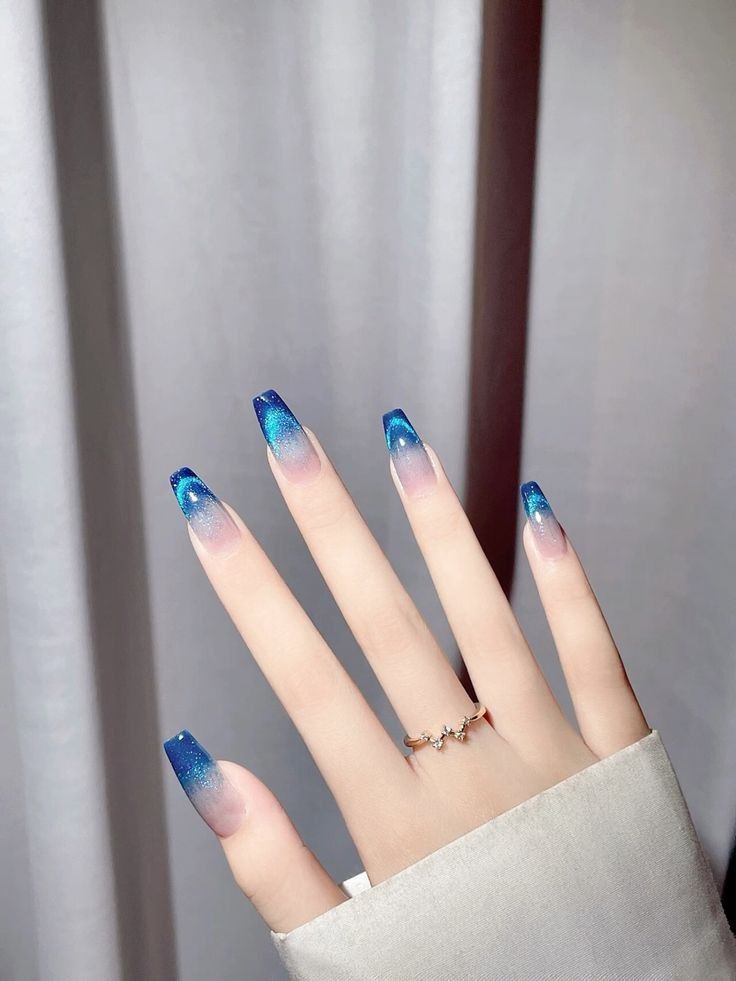Nail xanh coban tông lạnh.