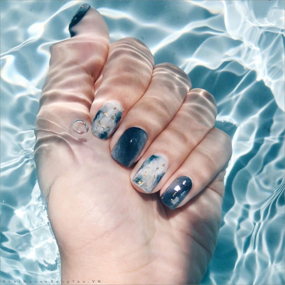 Nail xanh dương tôn da nhẹ