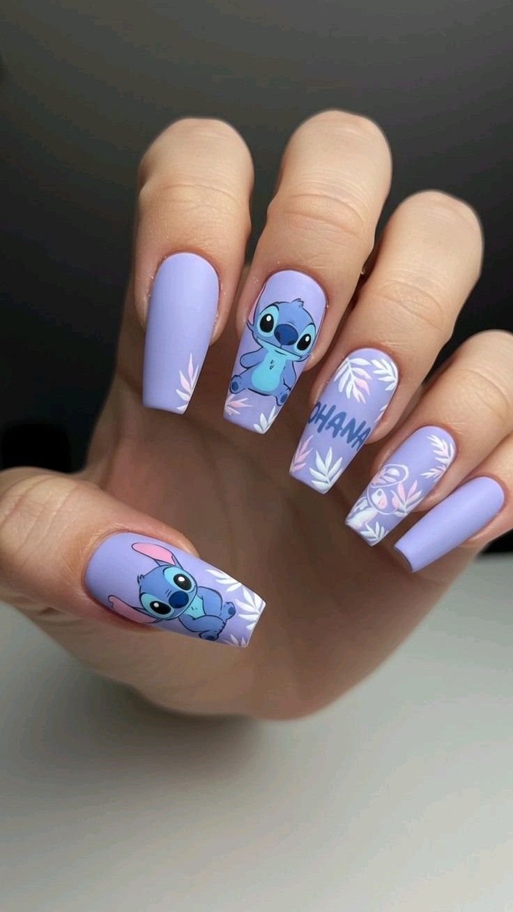 Thiết kế nail chuột mickey