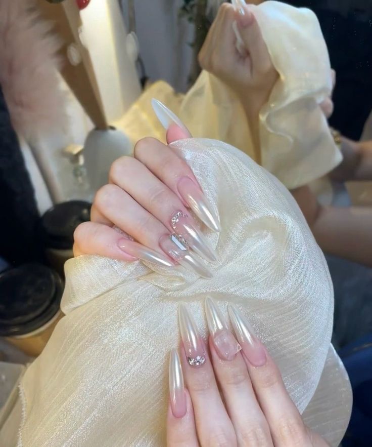 Thiết kế nail tiểu thư