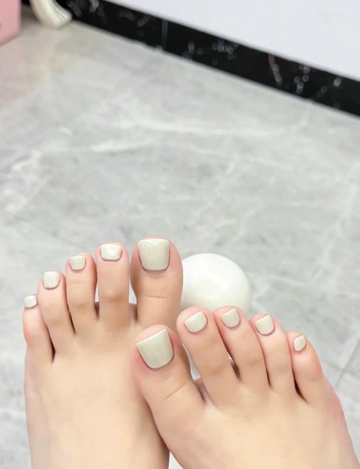 ảnh nail chân đen trắng đẹp cực