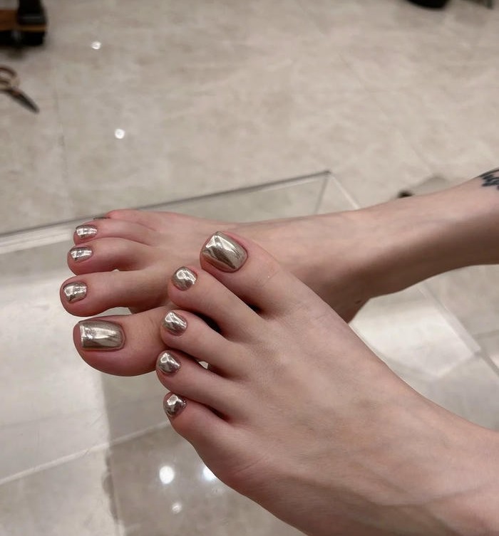 ảnh nail chân tráng gương