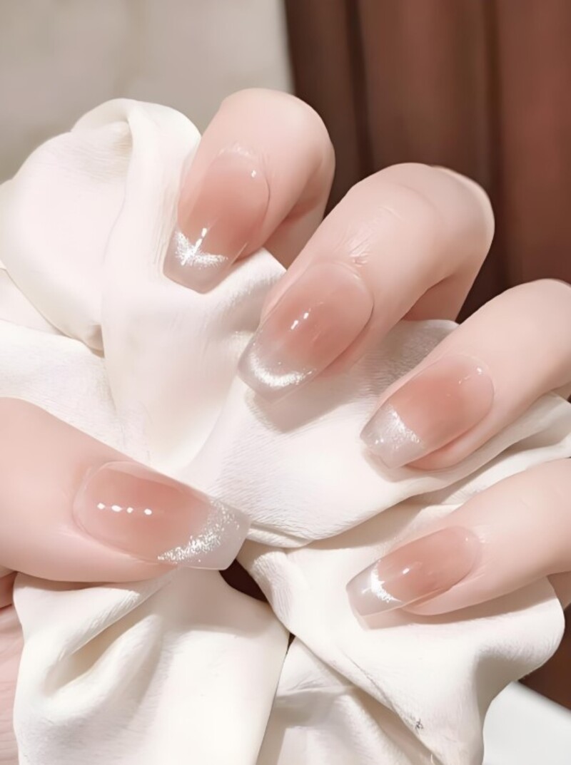 ảnh nail nhẹ nhàng tone da