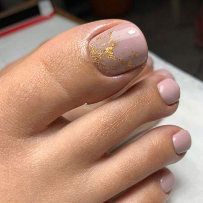 màu hồng thạch nail