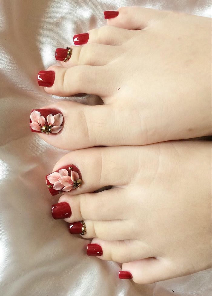 mẫu móng chân đẹp màu đỏ