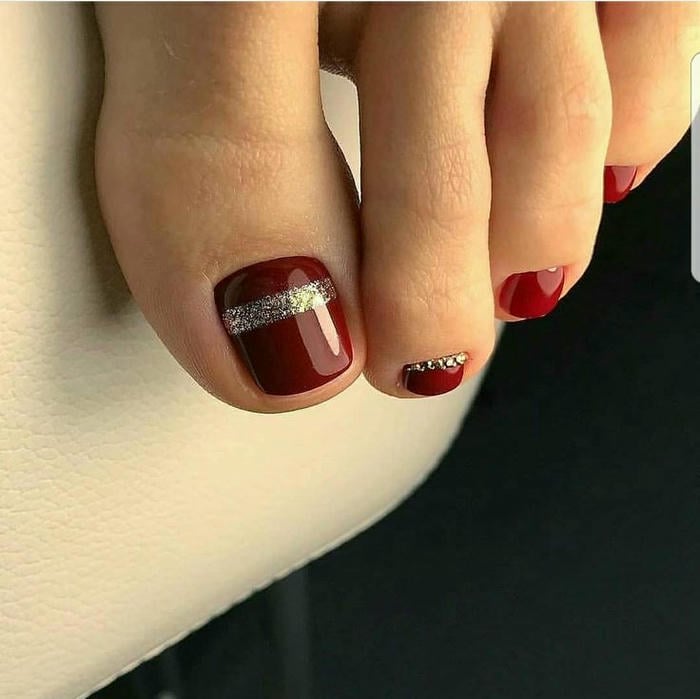 mẫu móng chân đẹp màu nâu