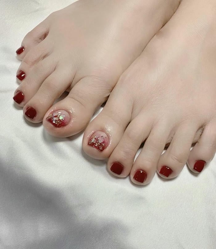 mẫu móng chân đỏ