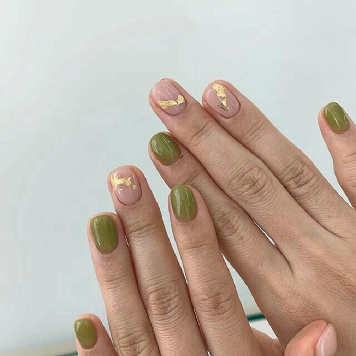 mẫu móng tay đẹp màu xanh lá cây