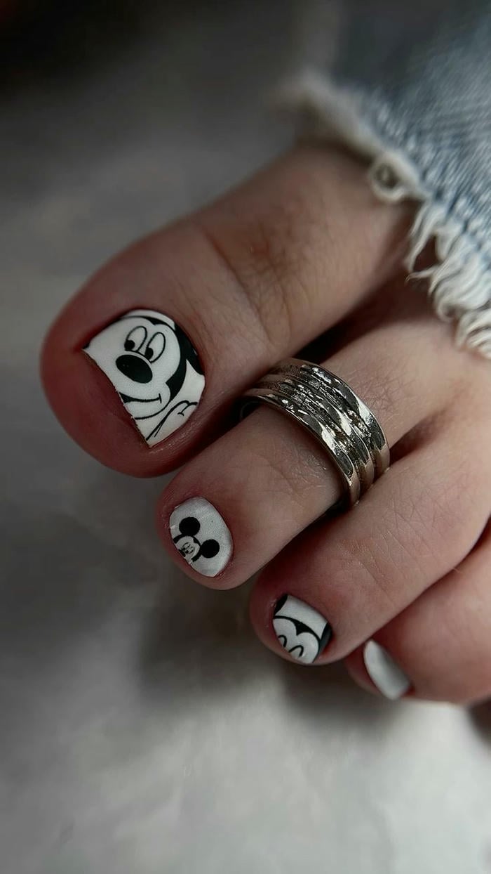 màu nail chân cho da ngăm đen