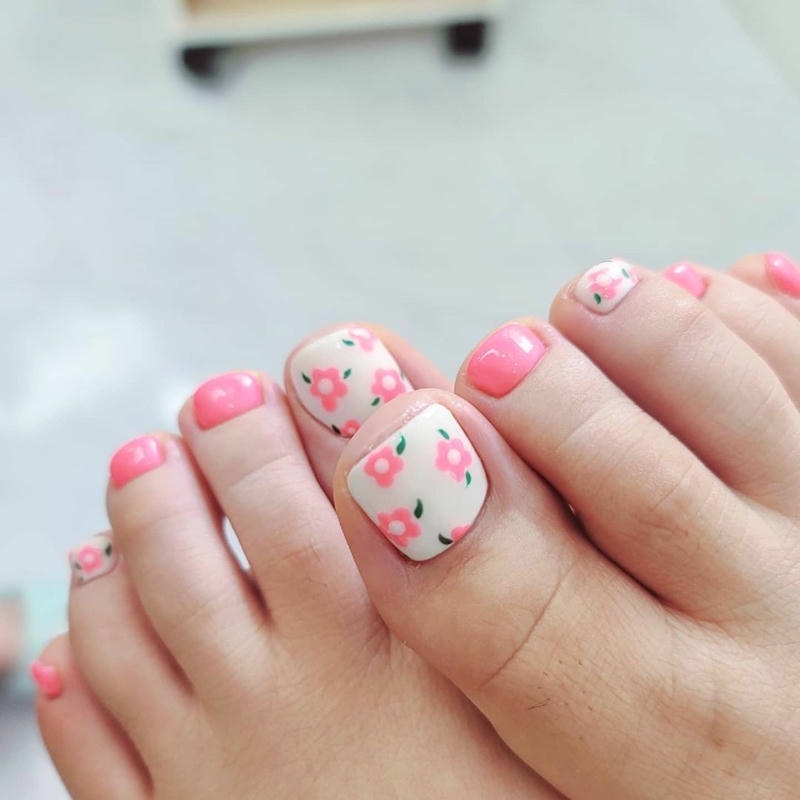 mẫu nail chân dễ thương