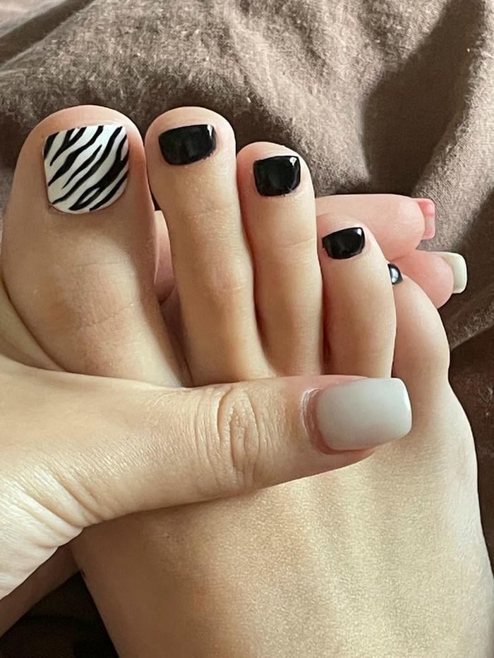 mẫu nail chân đẹp màu đen đẹp