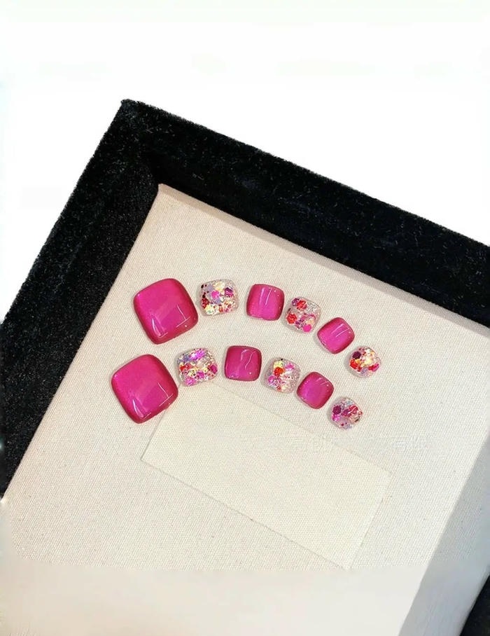 mẫu nail chân hồng tinh tế